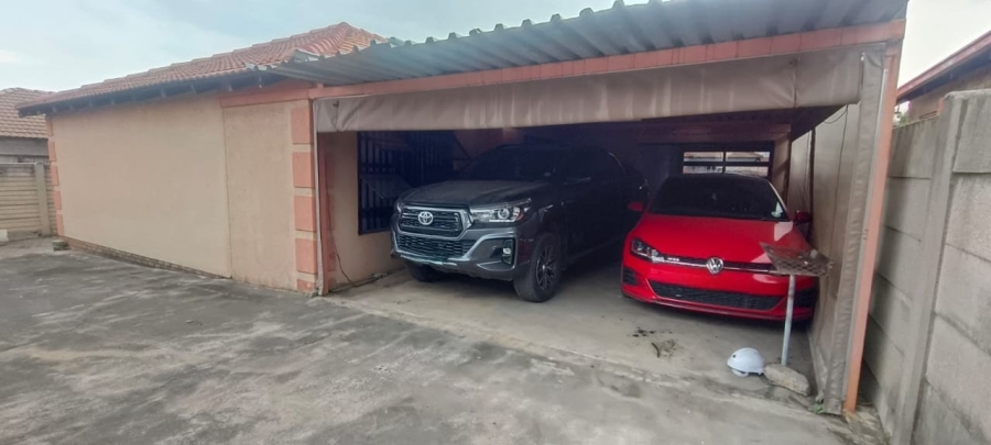 3 Bedroom Property for Sale in Tlhabane North West